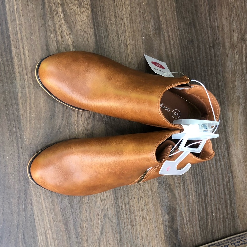 Brown smooth dress shoes